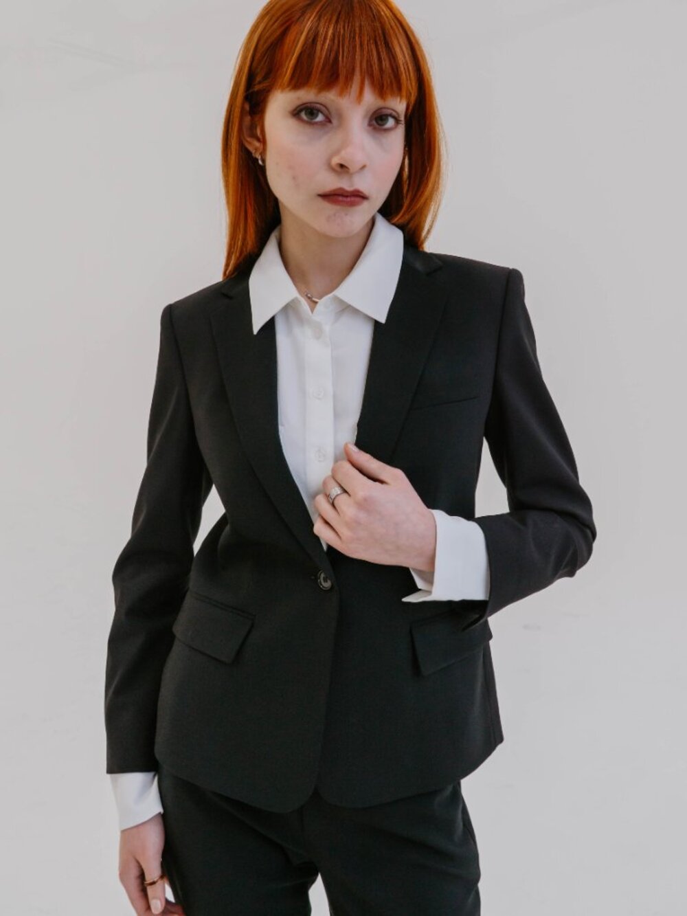 NWT THEORY BLACK SINGLE BUTTON SLIM BLAZER - 0